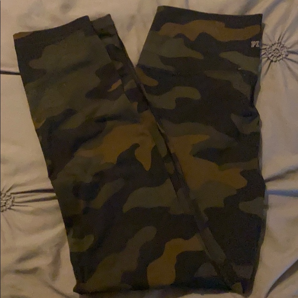 PINK Ultimate Camo Leggings